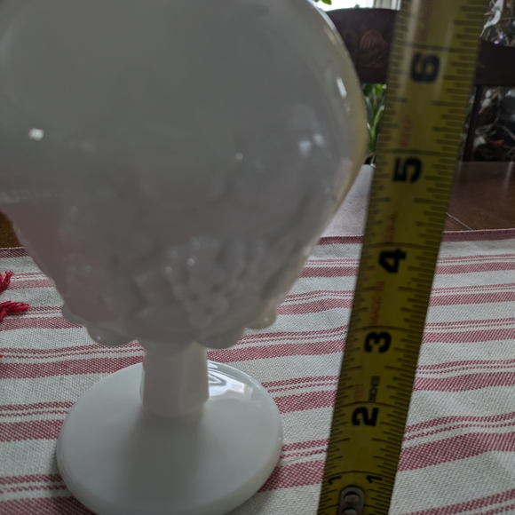 Elegant White Glass Vase - Picture 6 of 7